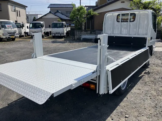 三菱 キャンター 2RG-FBAV0(2WD)の写真15