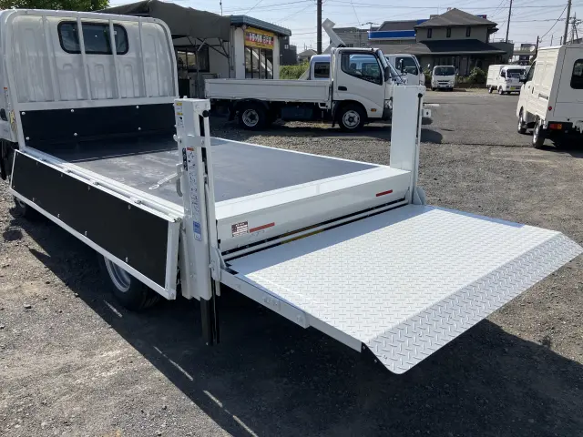 三菱 キャンター 2RG-FBAV0(2WD)の写真16