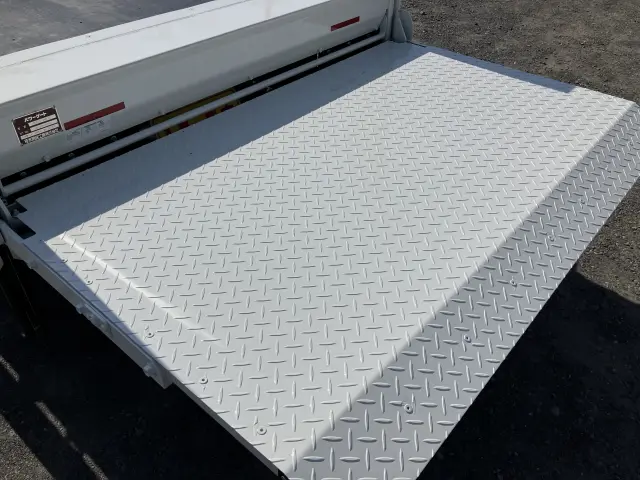 三菱 キャンター 2RG-FBAV0(2WD)の写真17