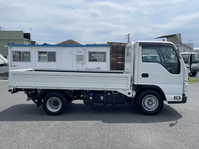 いすゞ エルフ 2RG-LJR88A(2WD)の写真4