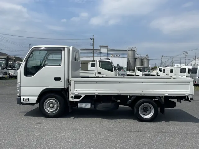 いすゞ エルフ 2RG-LJR88A(2WD)の写真8