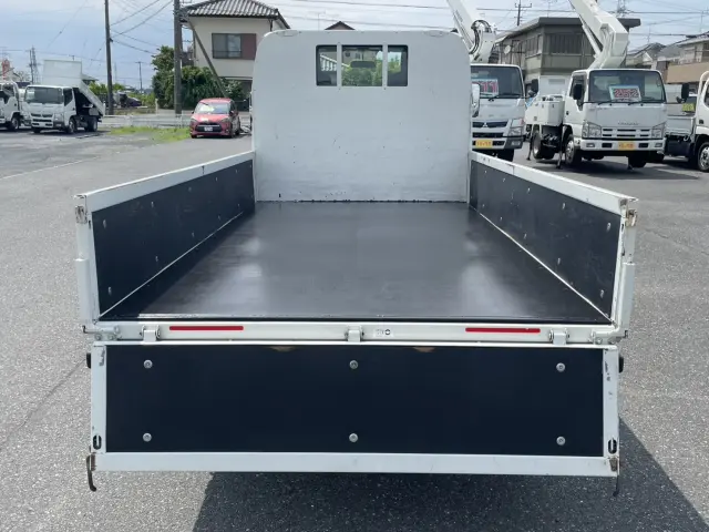 いすゞ エルフ 2RG-LJR88A(2WD)の写真11