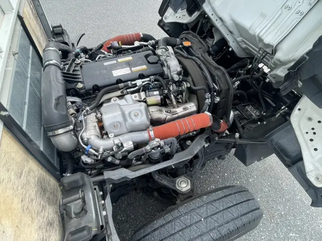 いすゞ エルフ 2RG-LJR88A(2WD)の写真29