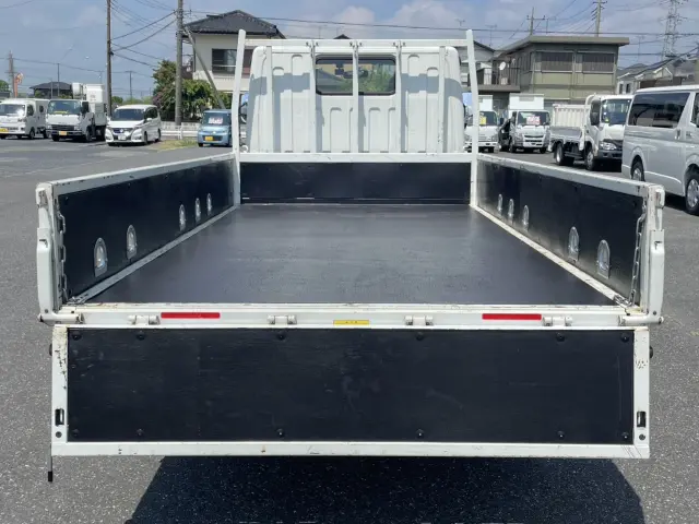 三菱 キャンター 2RG-FEAV0(2WD)の写真13