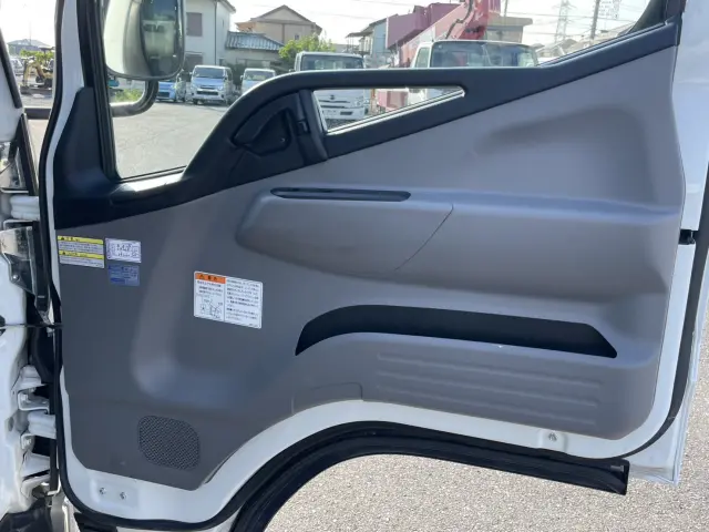 三菱 キャンター 2RG-FBA60(2WD)の写真16