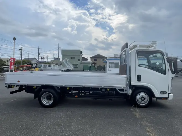 いすゞ エルフ TRG-NMR85AR(2WD)の写真4