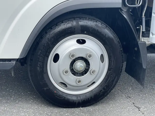 いすゞ エルフ TRG-NMR85AR(2WD)の写真9