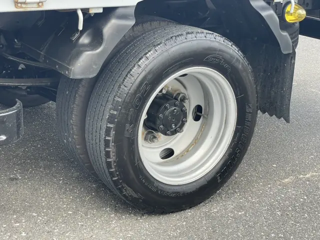 いすゞ エルフ TRG-NMR85AR(2WD)の写真10