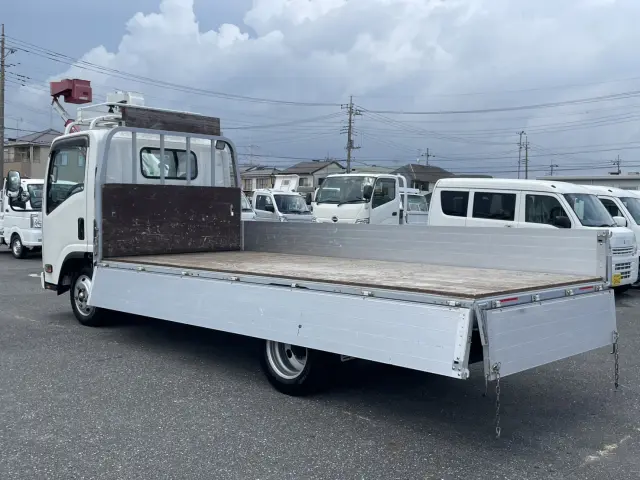 いすゞ エルフ TRG-NMR85AR(2WD)の写真13