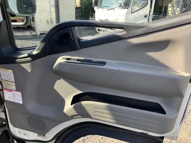 三菱 キャンター TPG-FBA30(2WD)の写真31