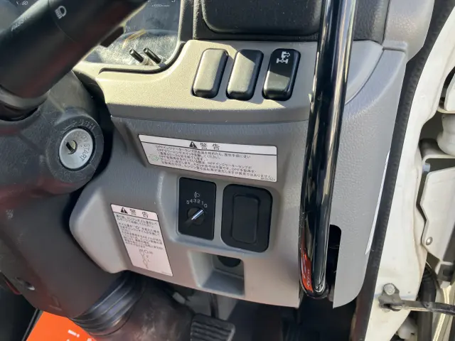 三菱 キャンター TPG-FBA30(2WD)の写真39