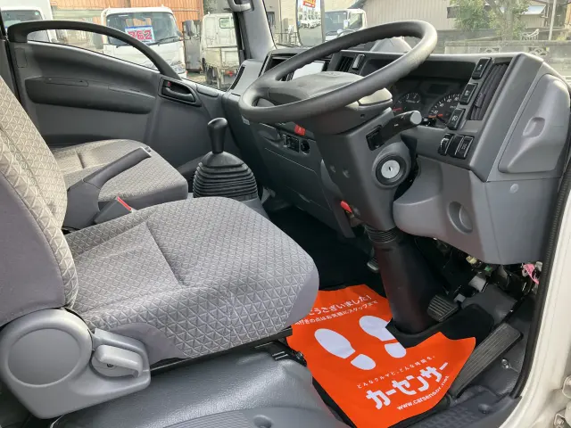 いすゞ エルフ 2RG-NLR88AR(2WD)の写真5