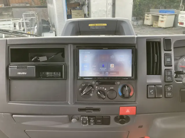 いすゞ エルフ 2RG-NLR88AR(2WD)の写真9