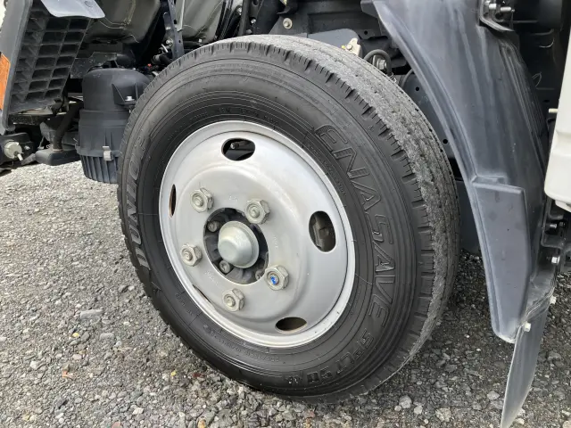 いすゞ エルフ 2RG-NLR88AR(2WD)の写真12