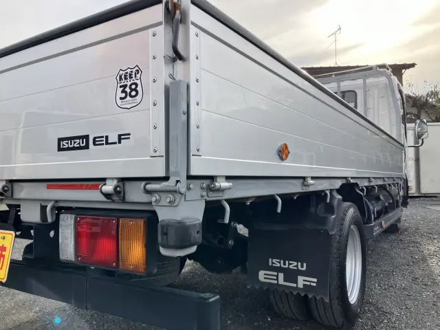 いすゞ エルフ 2RG-NLR88AR(2WD)の写真20