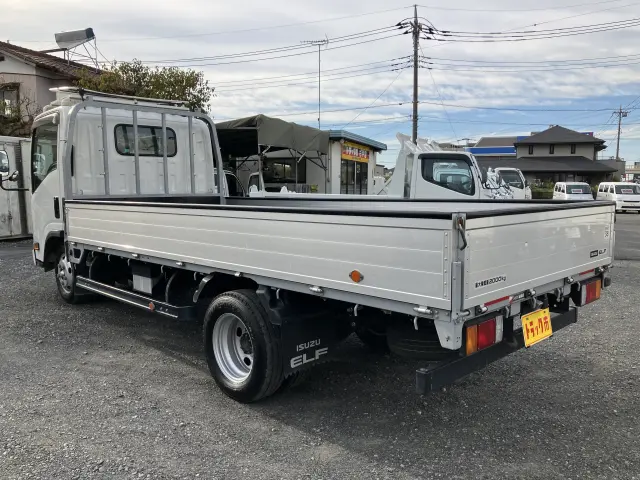 いすゞ エルフ 2RG-NLR88AR(2WD)の写真22