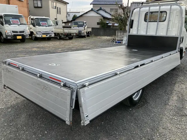 いすゞ エルフ 2RG-NLR88AR(2WD)の写真24