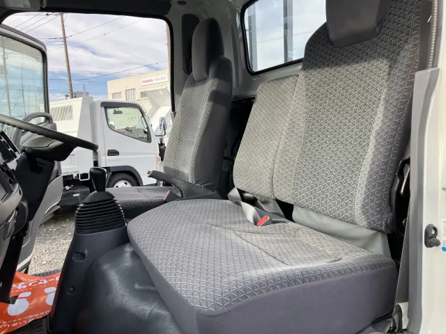 いすゞ エルフ 2RG-NLR88AR(2WD)の写真27