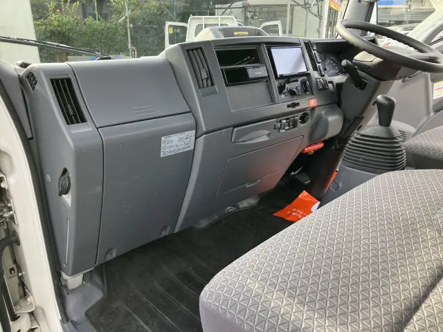 いすゞ エルフ 2RG-NLR88AR(2WD)の写真28