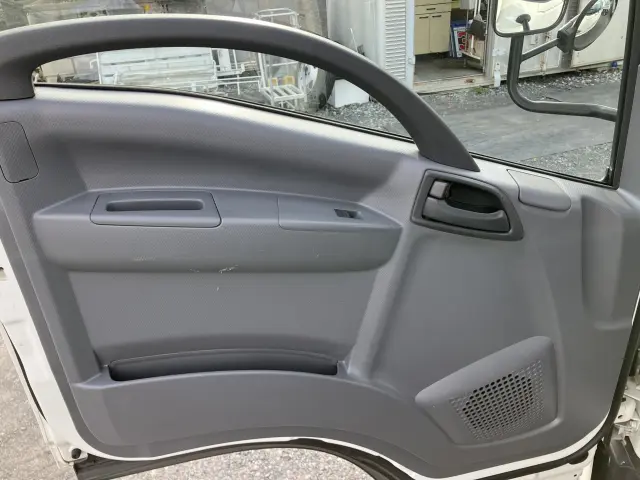 いすゞ エルフ 2RG-NLR88AR(2WD)の写真30