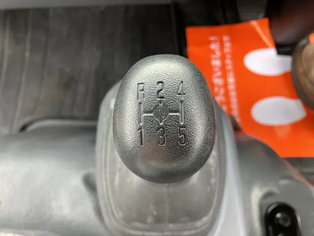 いすゞ エルフ 2RG-NLR88AR(2WD)の写真36