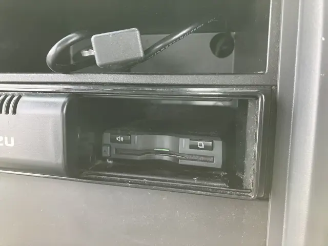 いすゞ エルフ 2RG-NLR88AR(2WD)の写真37