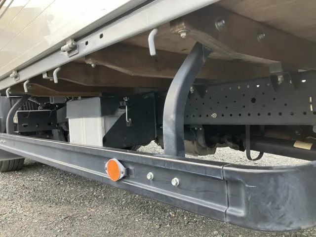 いすゞ エルフ 2RG-NLR88AR(2WD)の写真45