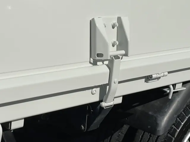 三菱 キャンター TPG-FEB50(2WD)の写真12