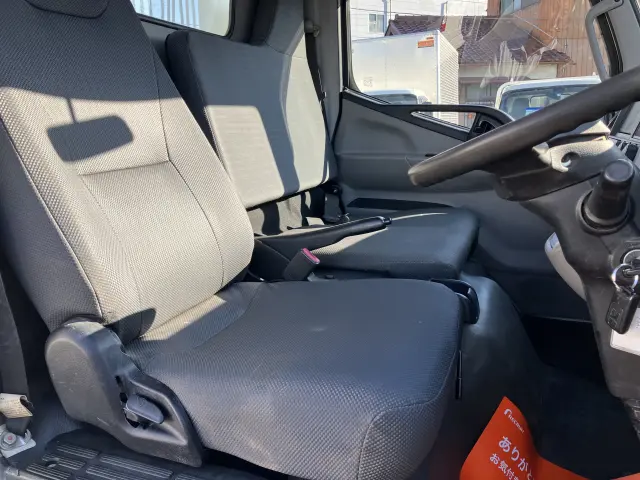 三菱 キャンター TPG-FBA60(2WD)の写真6