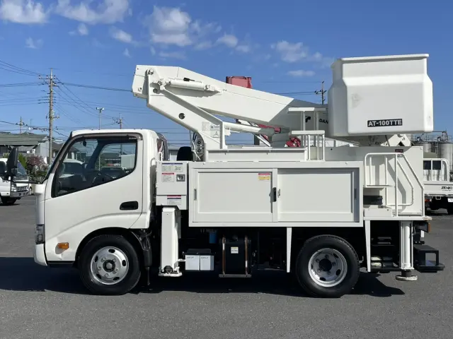 日野 デュトロ TPG-XZU600X(2WD)の写真9