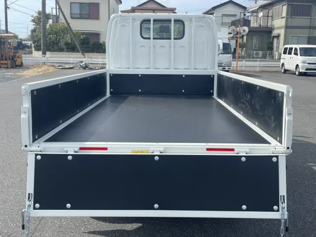 三菱 キャンター 2RG-FBA20(2WD)の写真12