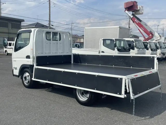 三菱 キャンター 2RG-FBA20(2WD)の写真13