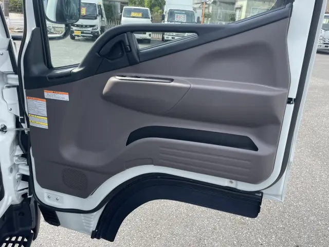 三菱 キャンター 2RG-FBA20(2WD)の写真16