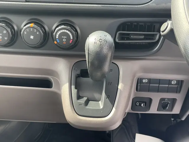 三菱 キャンター 2RG-FBA20(2WD)の写真24
