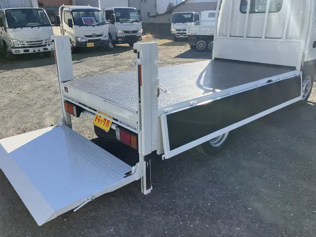 いすゞ エルフ TRG-NJR85A(2WD)の写真4