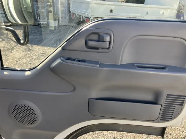 いすゞ エルフ TRG-NJR85A(2WD)の写真23