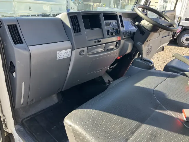 いすゞ エルフ TRG-NJR85A(2WD)の写真24