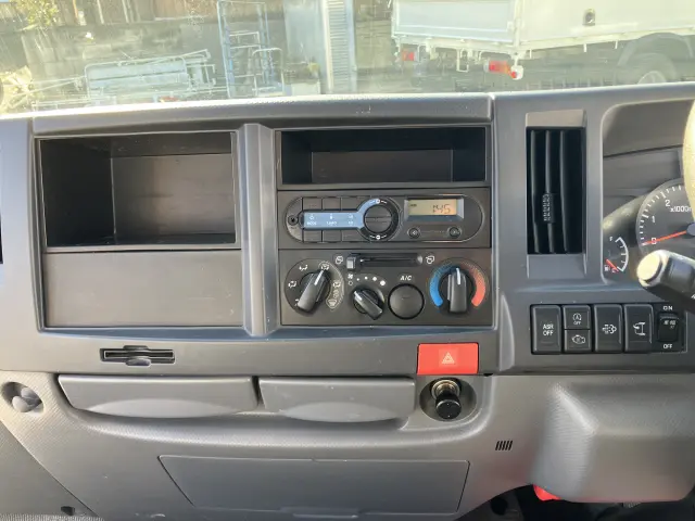 いすゞ エルフ TRG-NJR85A(2WD)の写真28