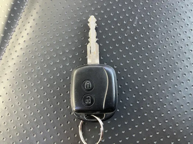 いすゞ エルフ TRG-NJR85A(2WD)の写真36