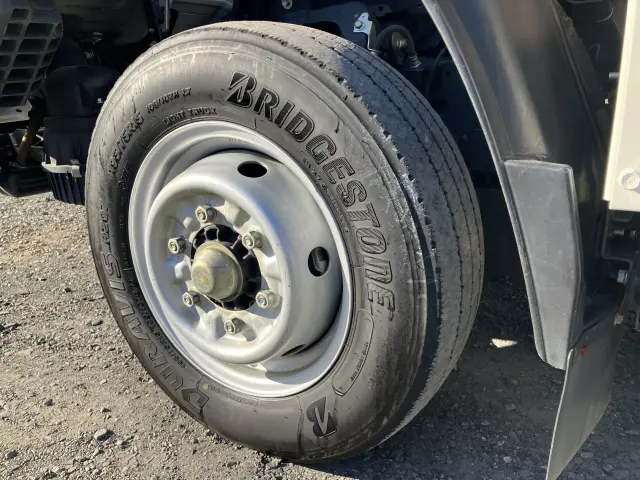 いすゞ エルフ TRG-NJR85A(2WD)の写真45