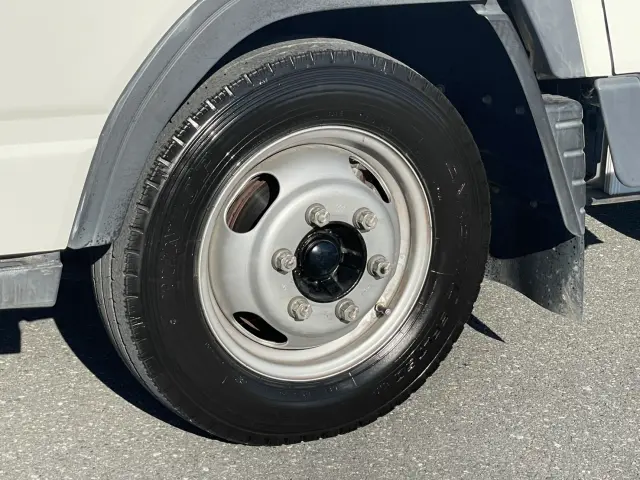 三菱 キャンター TPG-FBA00(2WD)の写真9