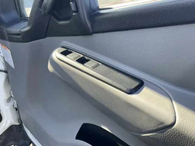 三菱 キャンター TPG-FBA00(2WD)の写真17