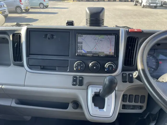 三菱 キャンター TPG-FBA00(2WD)の写真24