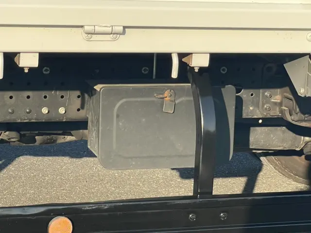 三菱 キャンター 2PG-FEB50(2WD)の写真9