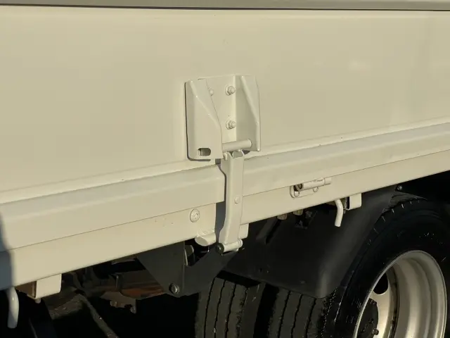 三菱 キャンター 2PG-FEB50(2WD)の写真13