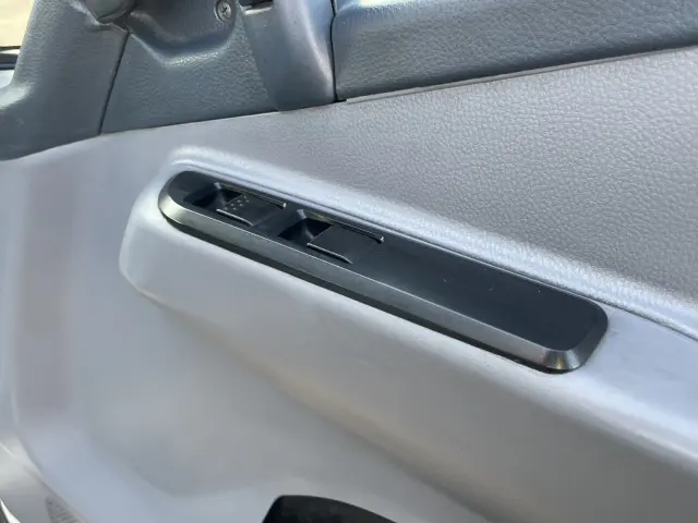 三菱 キャンター 2PG-FEB50(2WD)の写真18