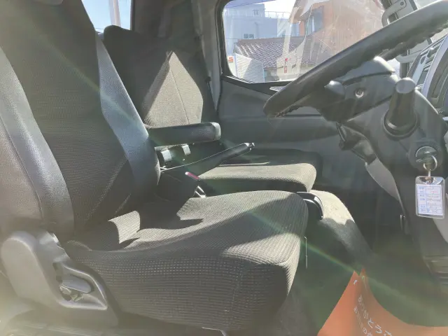 三菱 キャンター 2PG-FEAV0の写真6