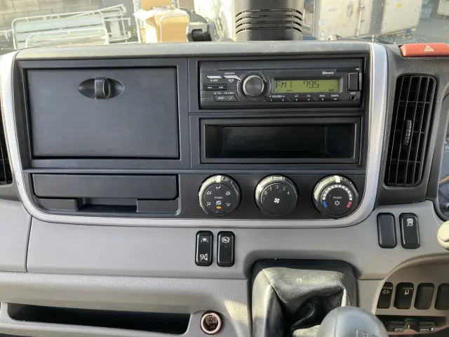 三菱 キャンター 2PG-FEAV0の写真30