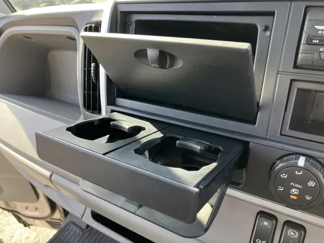 三菱 キャンター 2PG-FEAV0の写真33