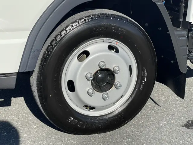 三菱 キャンター 2TG-FBA00(2WD)の写真8